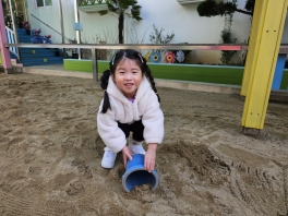 [바깥놀이터] 모래놀이터를 즐겨라!