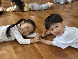 [신체활동] 친구와 함께하는 스트레칭